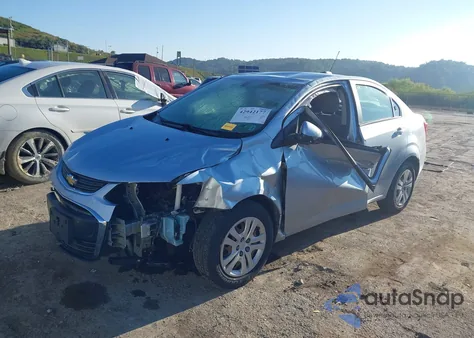 2017 Chevrolet Sonic Ls z USA, uszkodzony, nr VIN 1G1JB5SH8H4149638